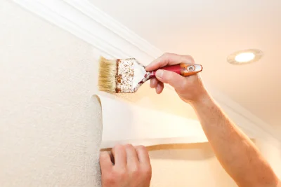 Pose de papier peint à Guignen — revêtements muraux et toiles de verre